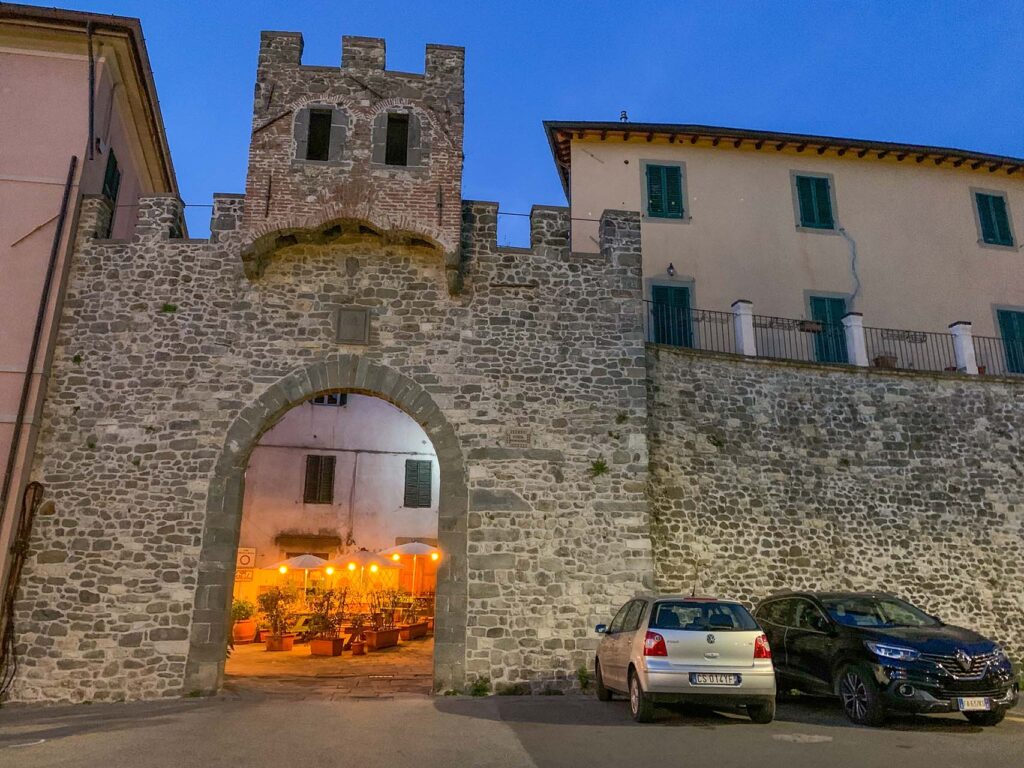 Cosa vedere in Garfagnana porta Reale 